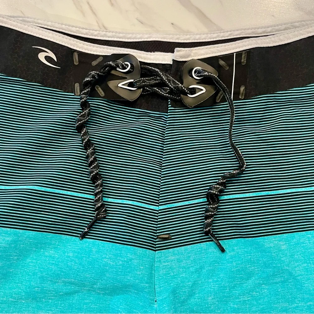 Rip Curl Mirage Men's Size 29 Boardshorts Swim Trunks Shorts Aqua Green Blue